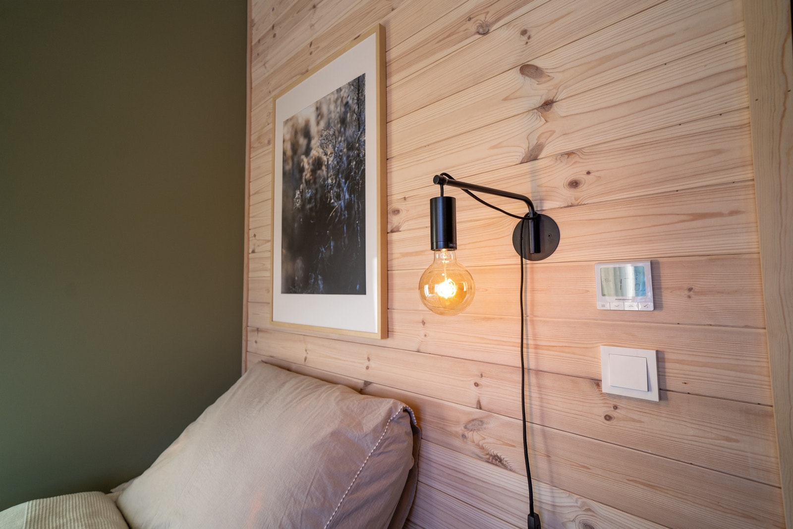 Interiørdetaljar frå hovudsoverom i tilsvarande bustad Galleribilde