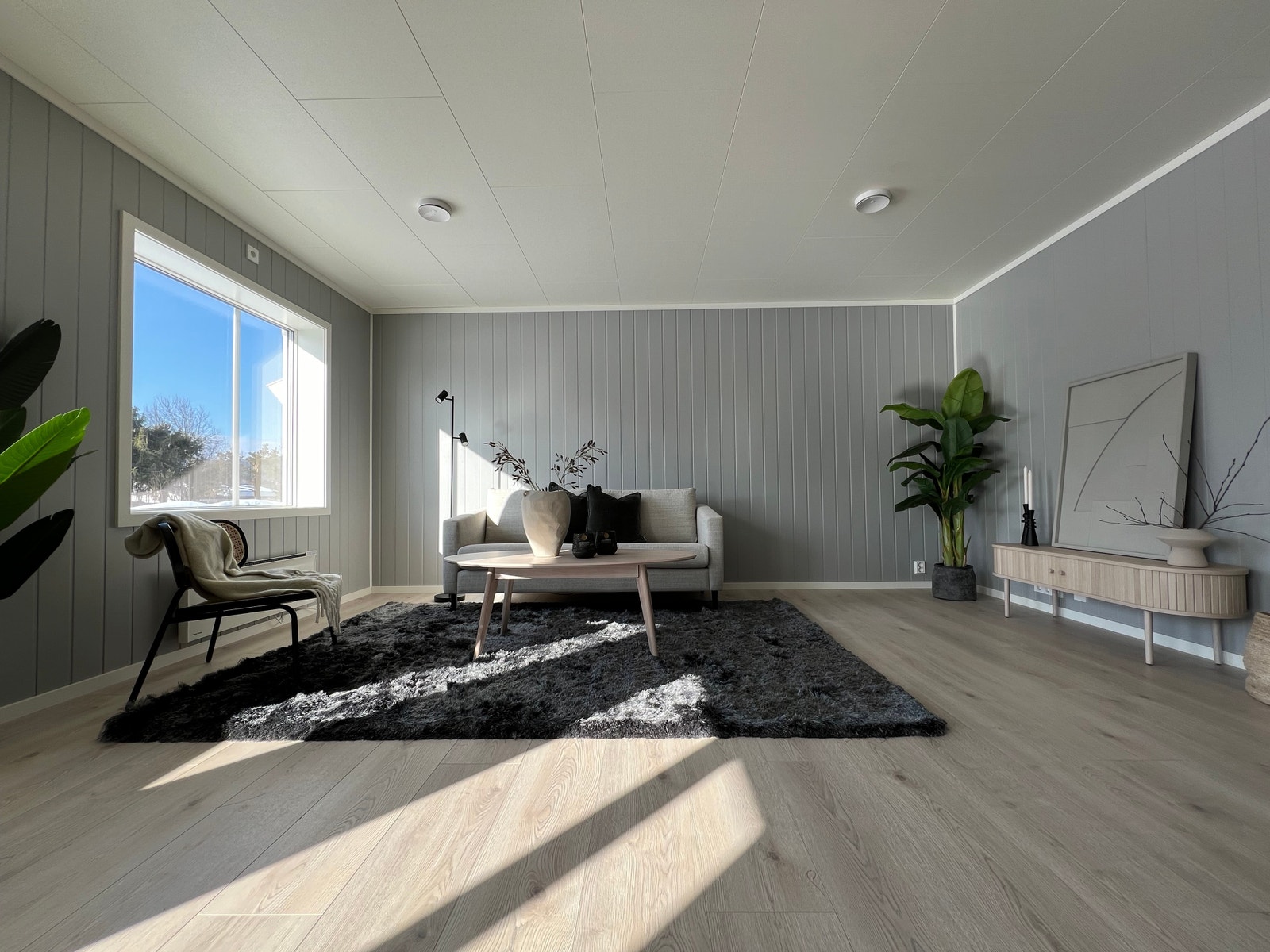 Bilde av stue i Hus 2 som er ferdigstilt og innflytningsklar Galleribilde