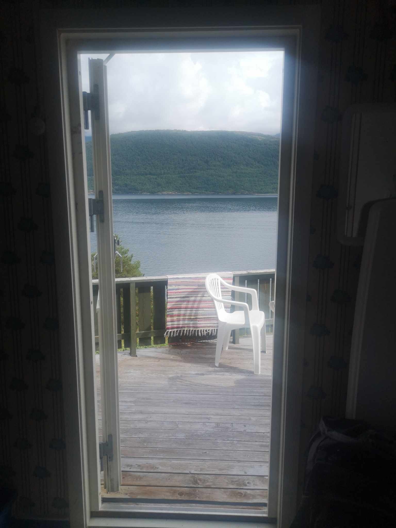 Utgang fra 1 etasje til nyere terrasse. Galleribilde