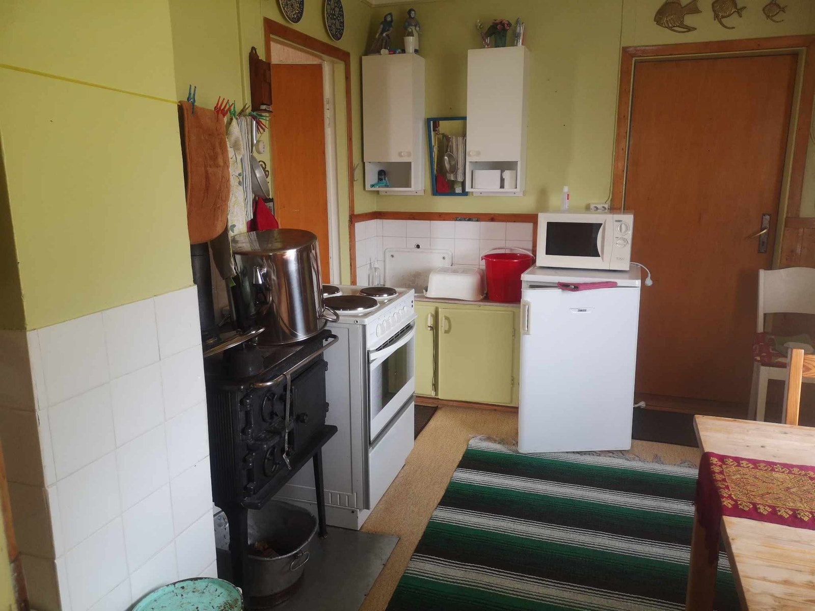 Enkelt kjøkken Galleribilde