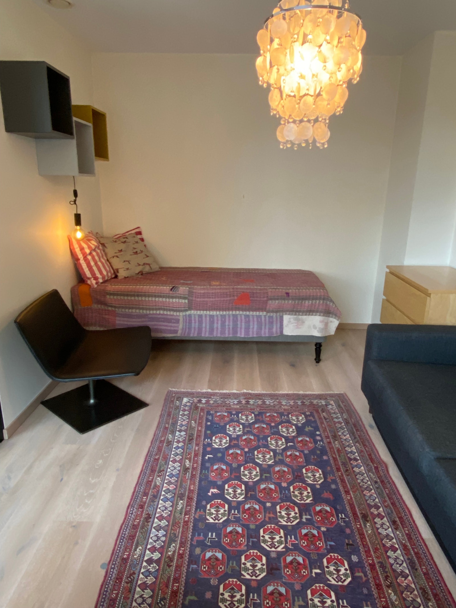 Soverom 2/TV-stue/kontor Galleribilde