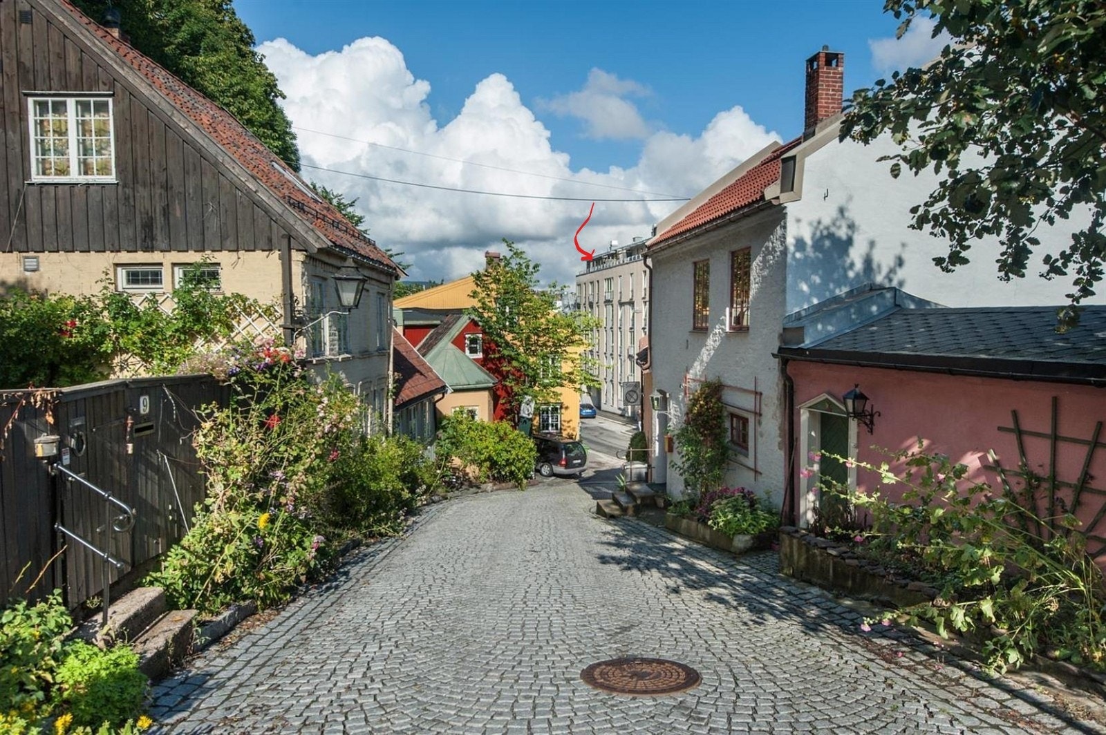 Takterrasse ved rød pil Galleribilde