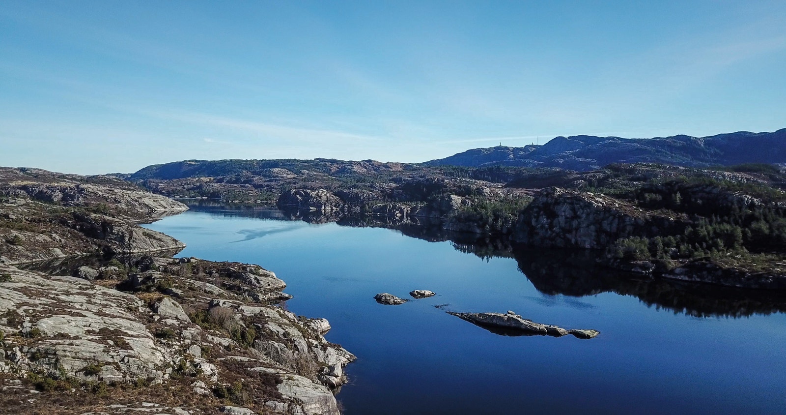 Fra Djupsvågen og inn i Fjellspollen. Galleribilde