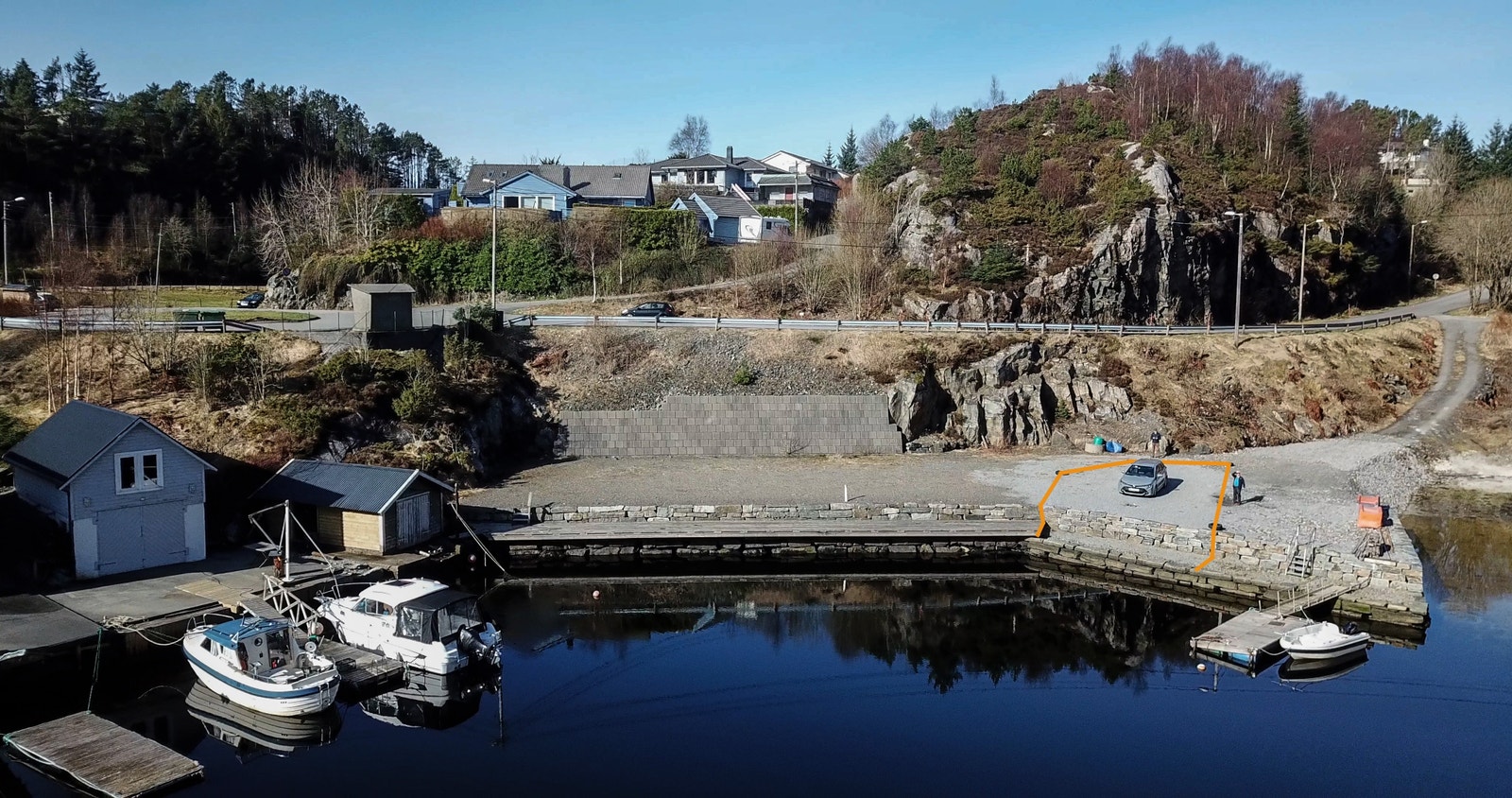 Tomtegrensen er markert med oransje strek. Galleribilde