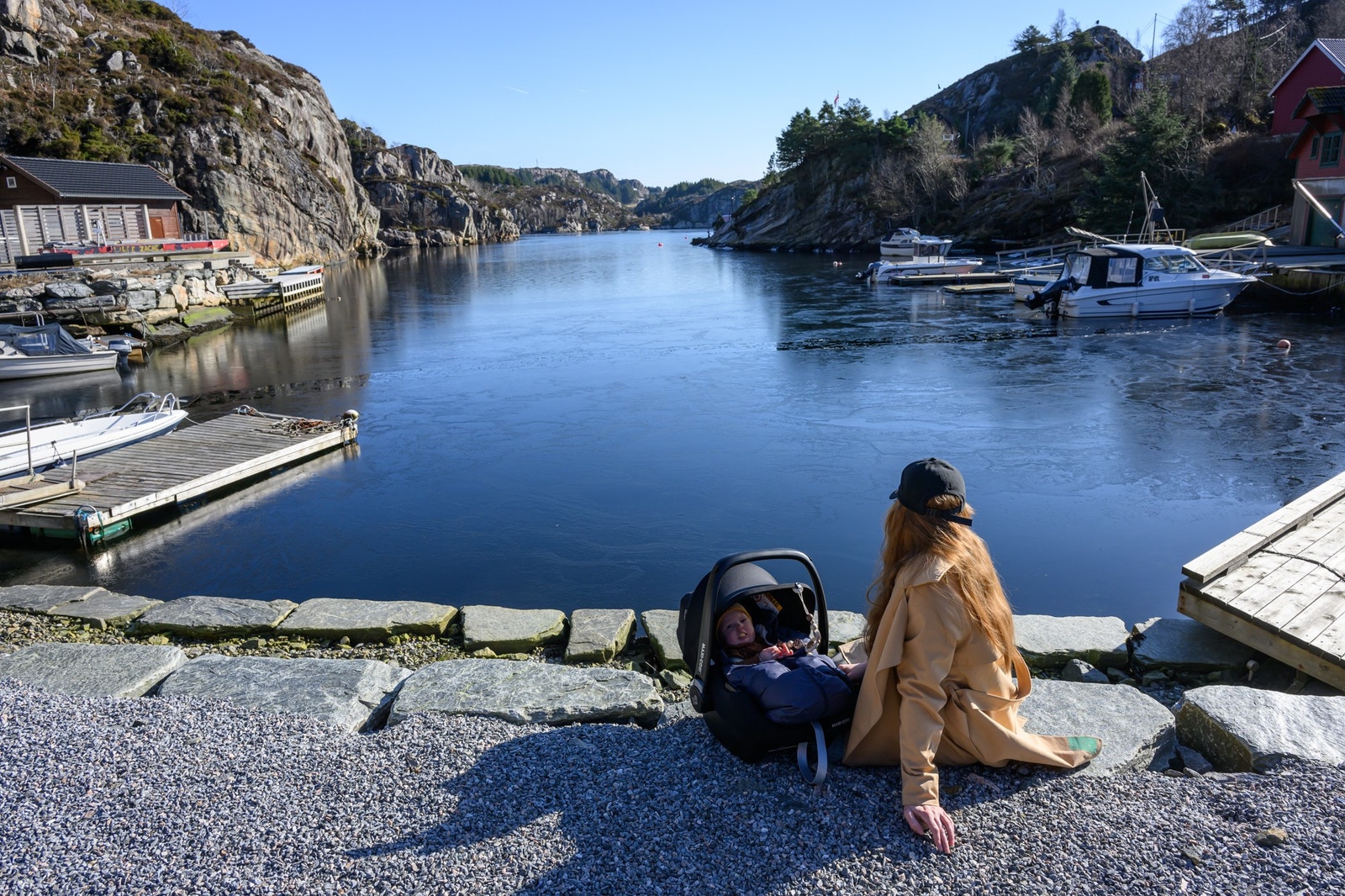 Utover Djupsvågen Galleribilde