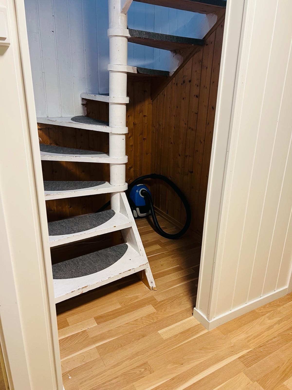 Trapp ned Galleribilde