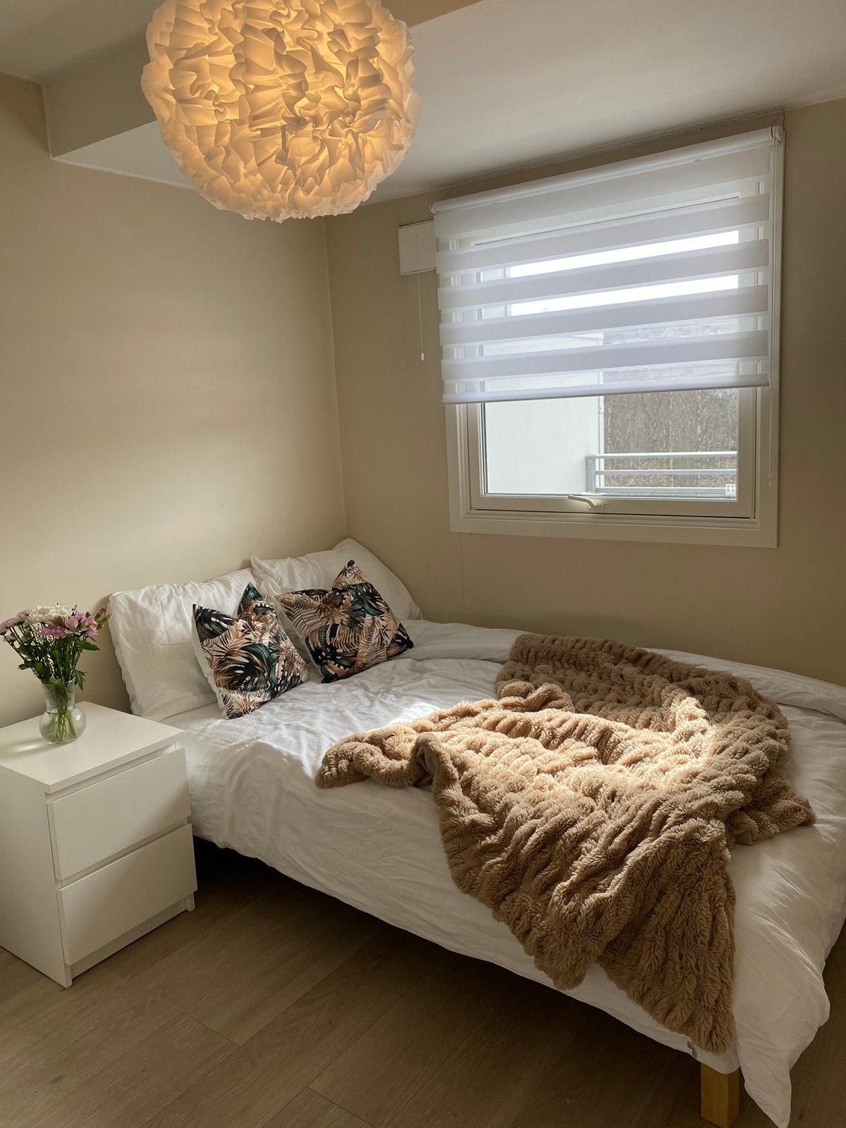 Rom sett fra dør Galleribilde