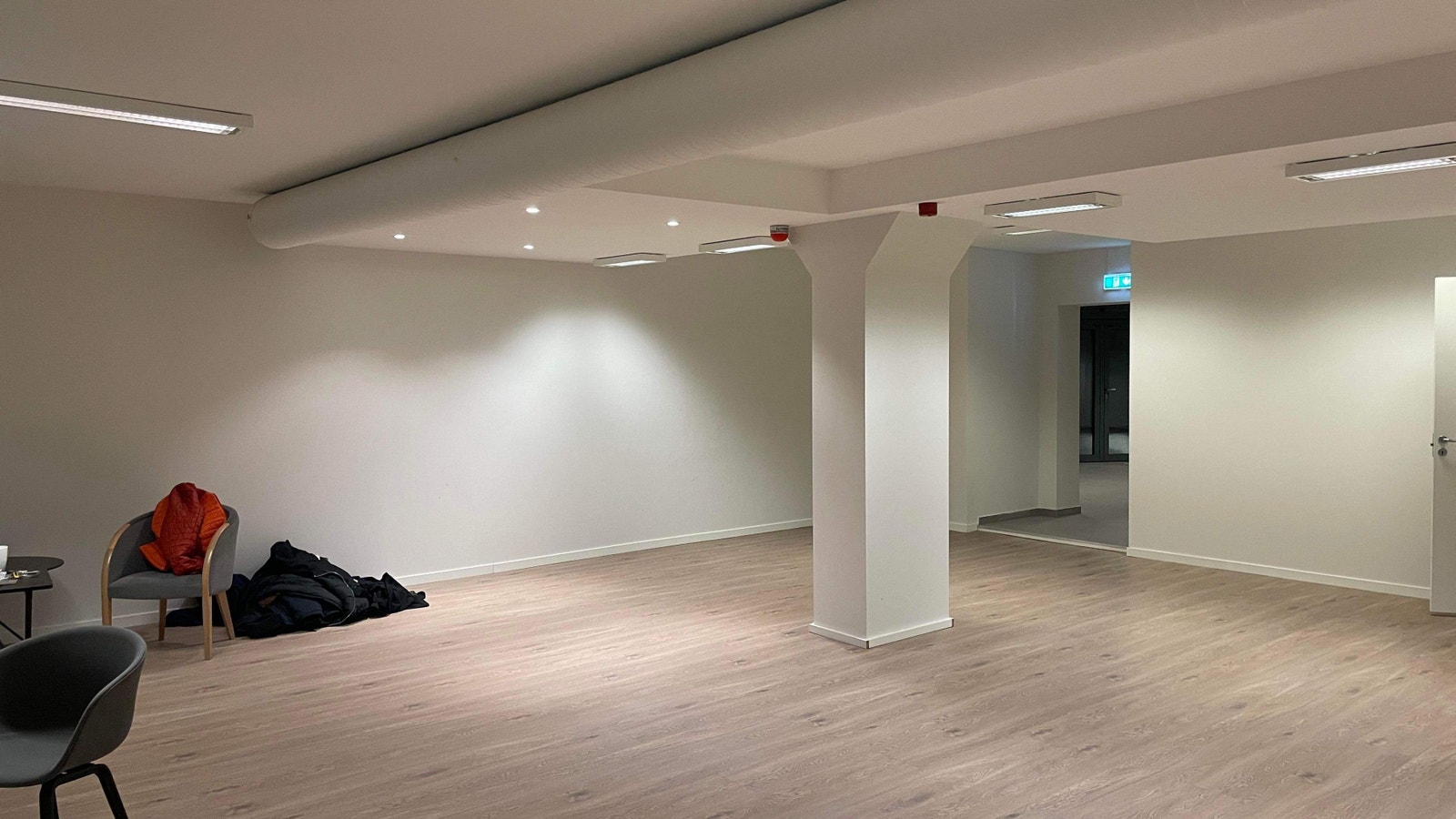 Parkettgulv, nye lamper og ny ventilasjon. Galleribilde