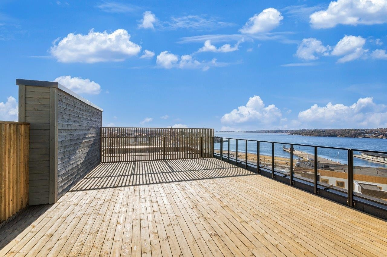 Fantastisk takterrasse mot sydøst på over 57 kvm med sjøutsikt! Galleribilde