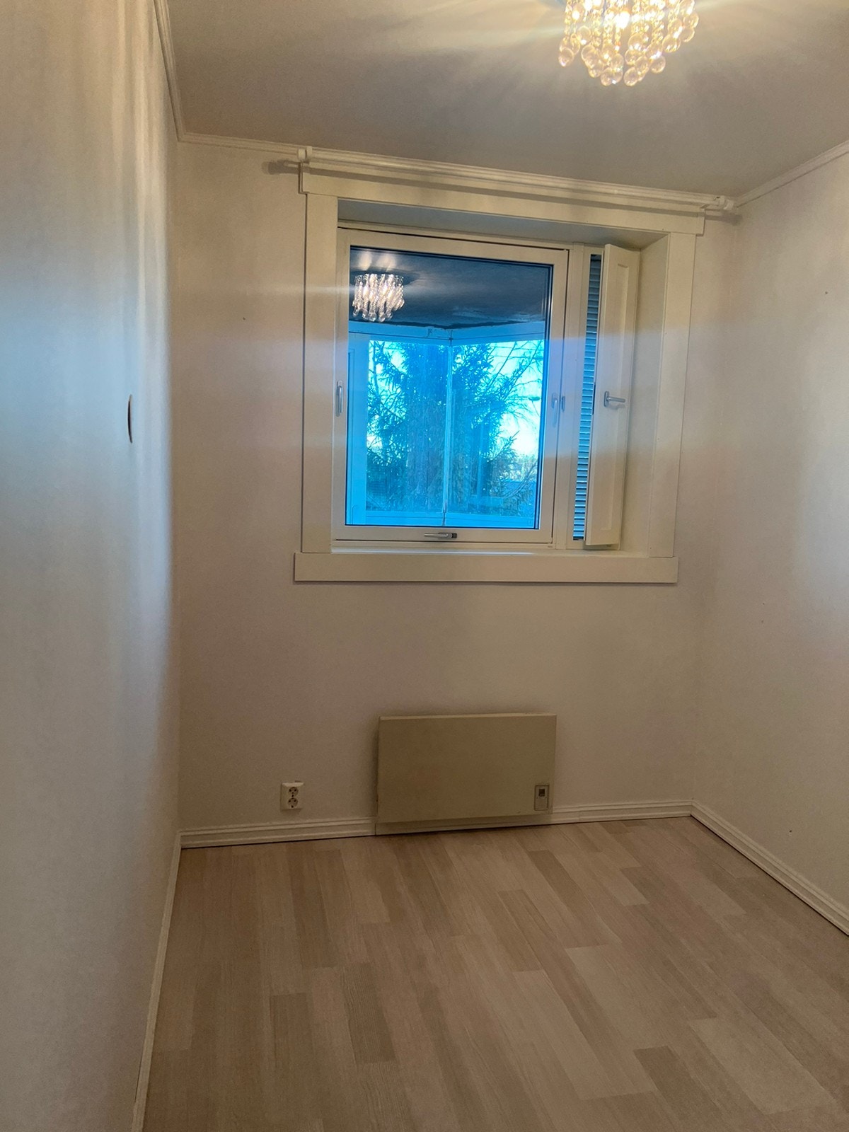 Umøblert soverom Galleribilde