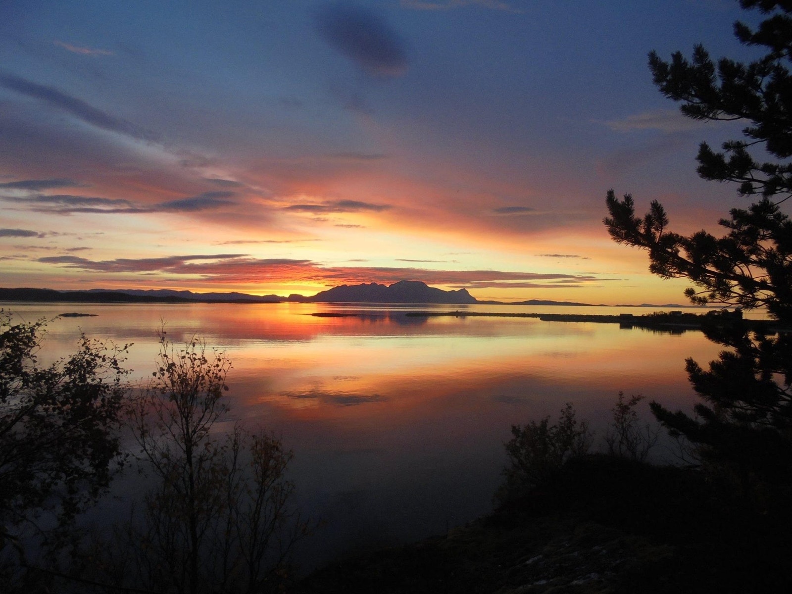Midnattsol fra stue Galleribilde