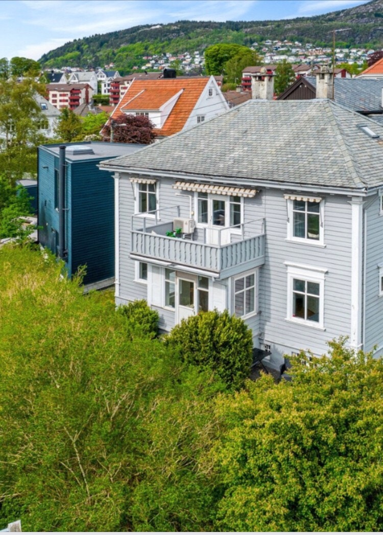 3 roms leilighet med solrik balkong Galleribilde