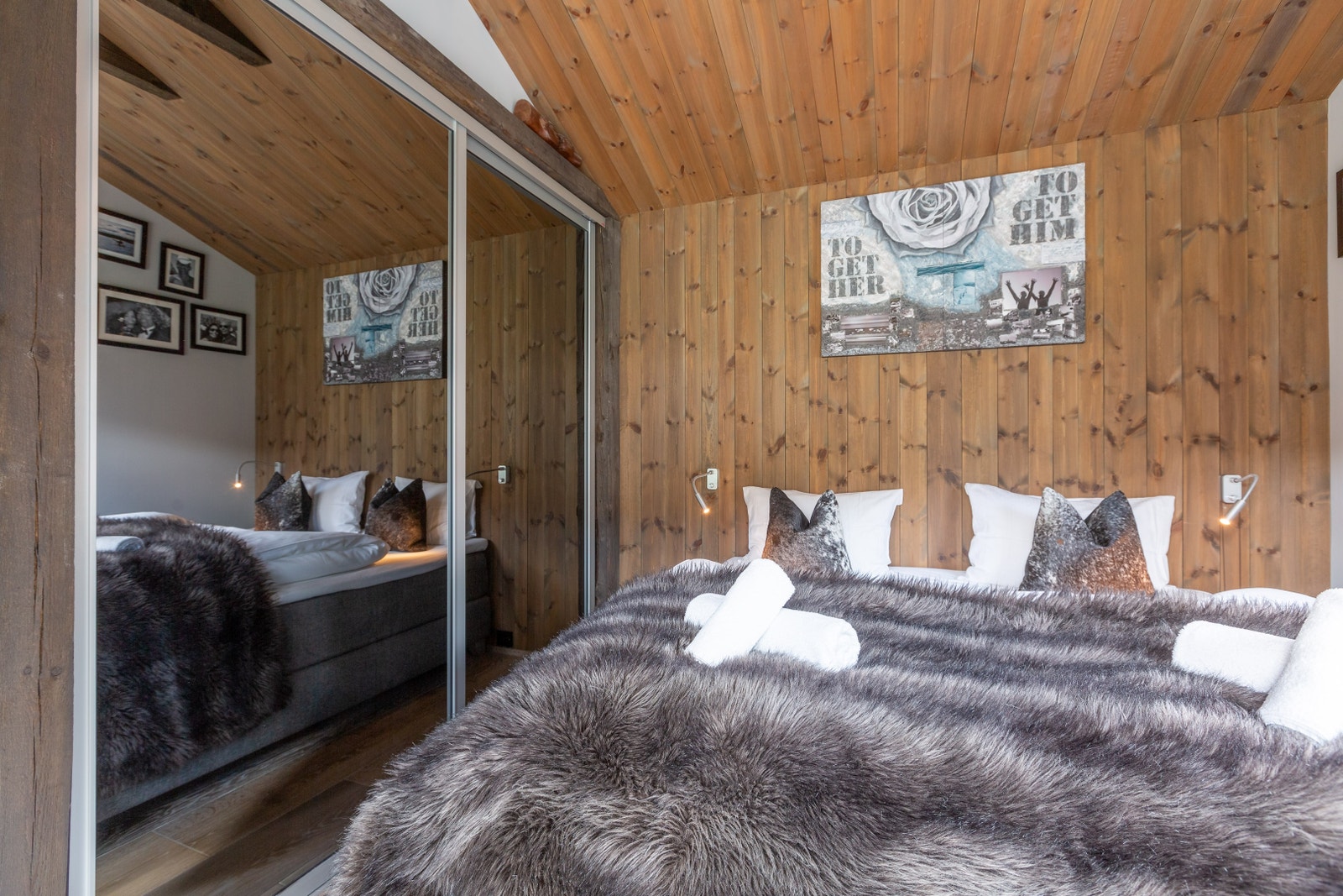 Master soverom med skyvedørsgarderobe Galleribilde