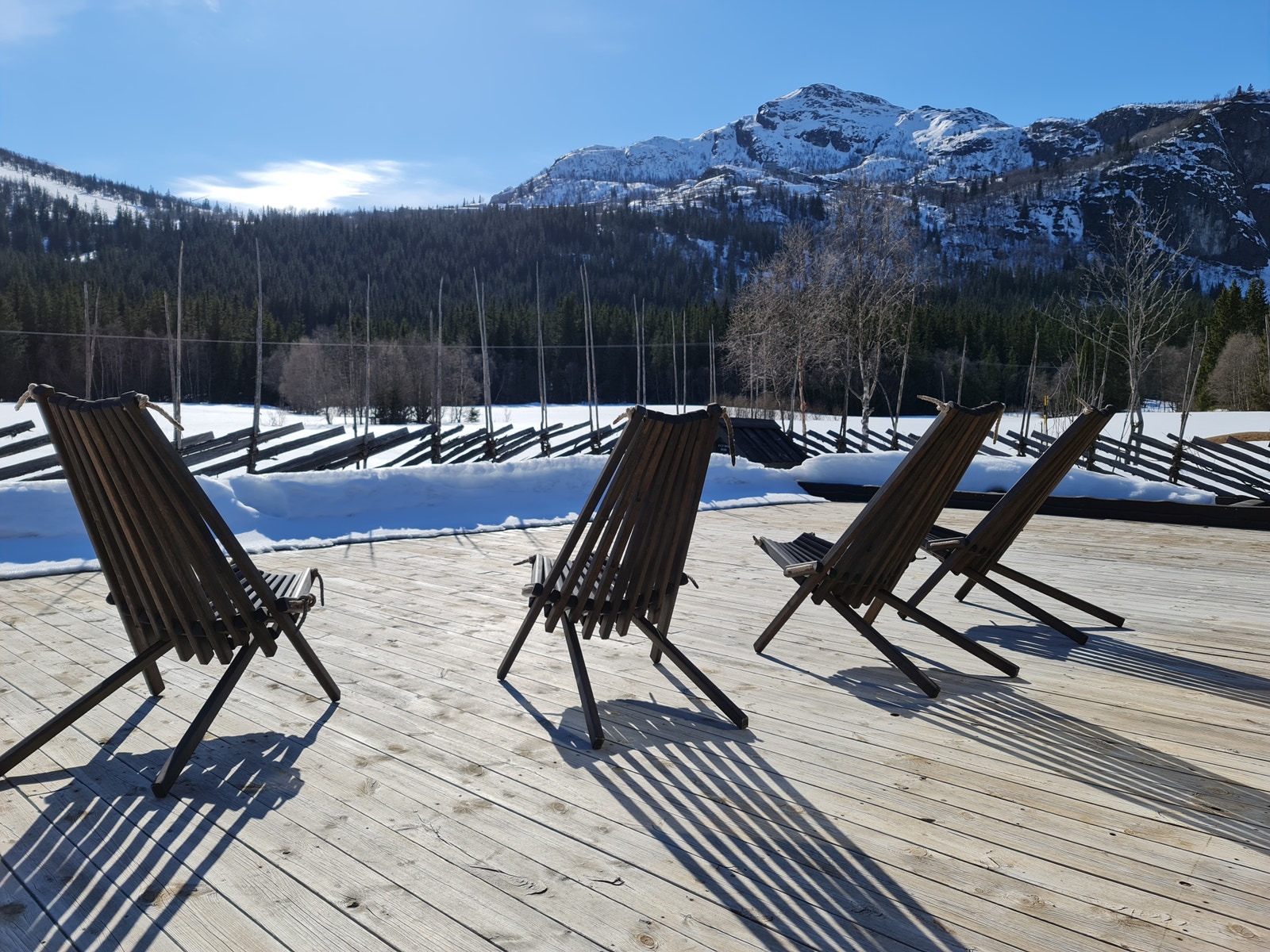 3 av 3 opparbeidete utearealer/terrasser Galleribilde