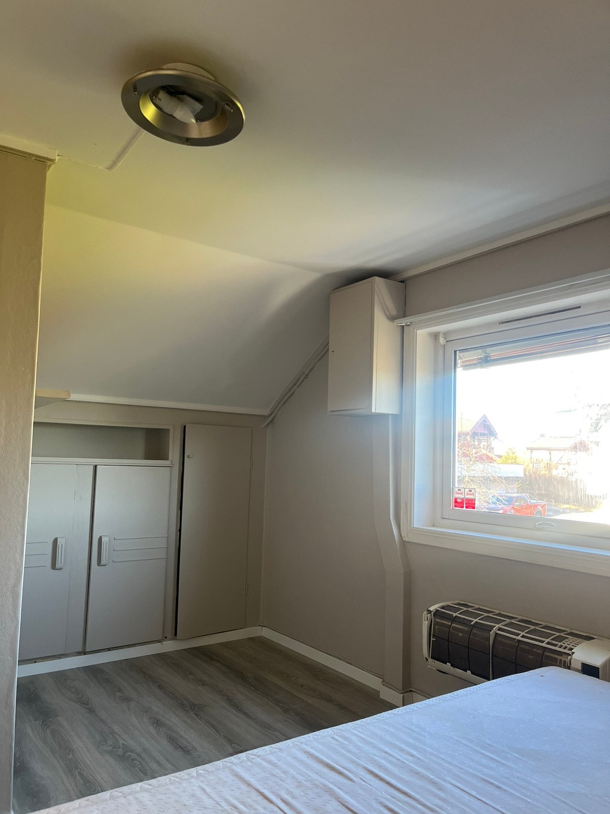 Romslig rom med gode Solforhold Galleribilde