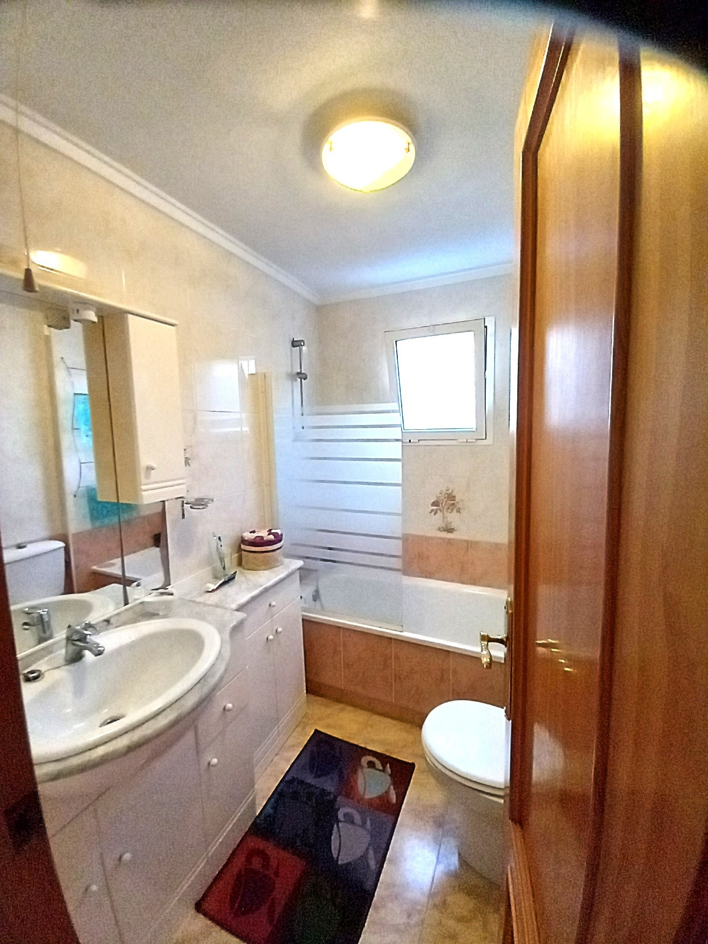 1. etg; Bad Galleribilde