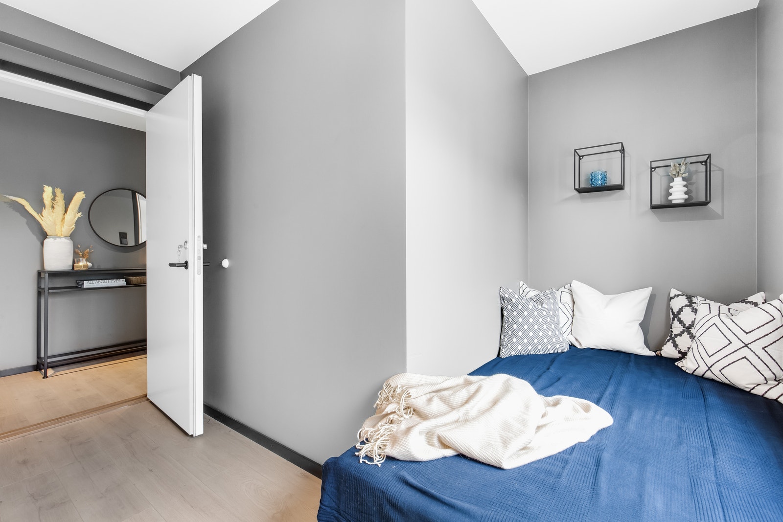 Rom 1 - UTLEID Galleribilde