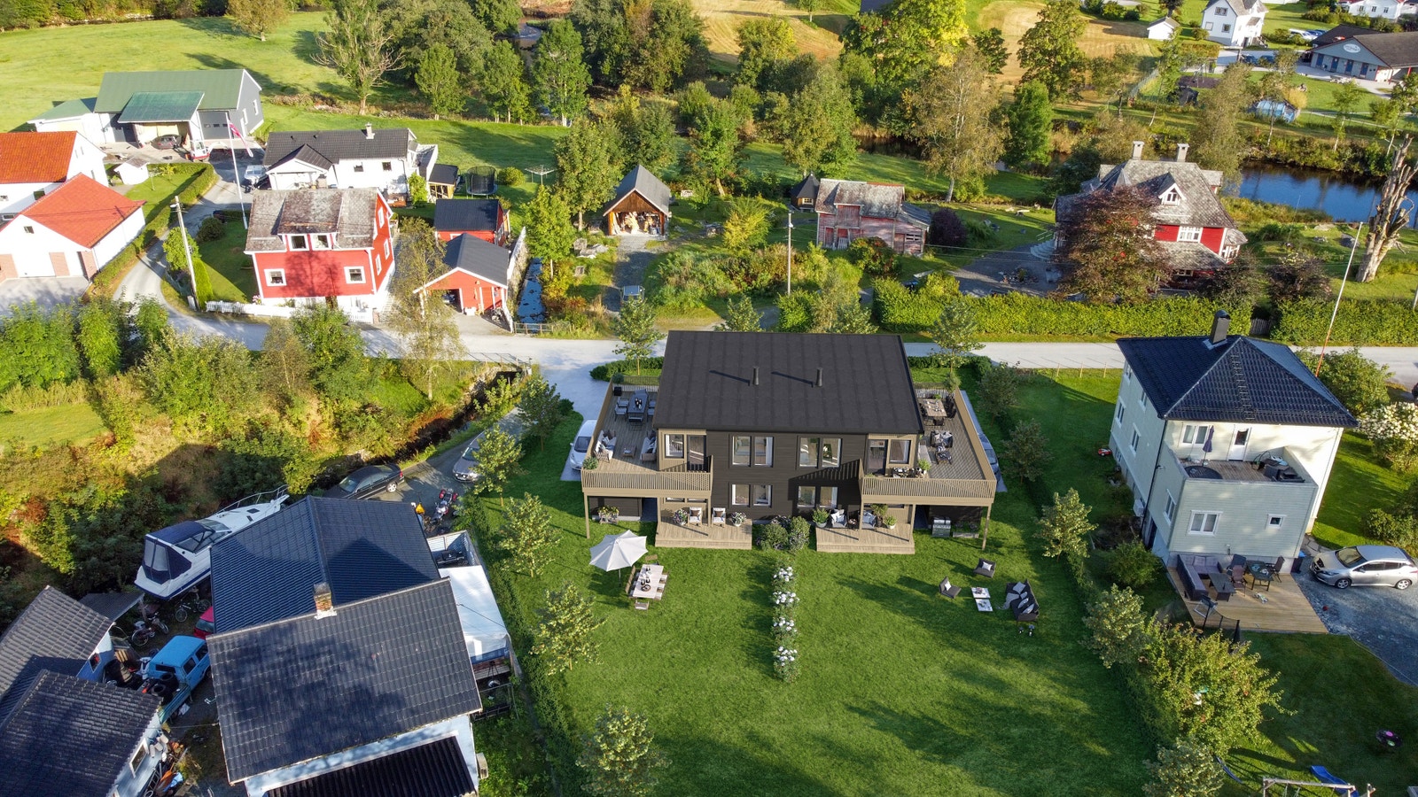 Ny vertikaldelt tomannsbustad på stor og solrik tomt sentralt i Dale, kort avstand til sentrum, skular og barnehagar. platting på mark er tillegg Galleribilde