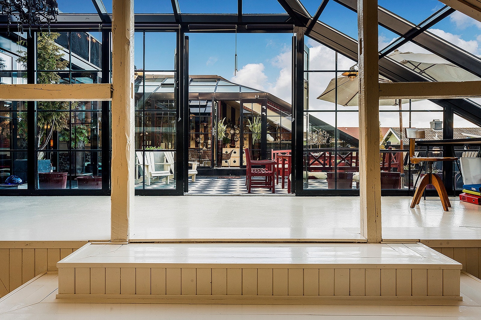 Fra hall mot første takterrasse. Galleribilde