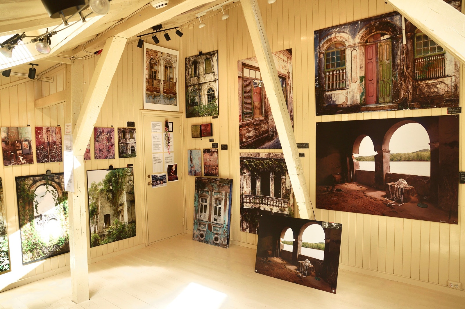 Detalj hall / i dag atelier. Galleribilde