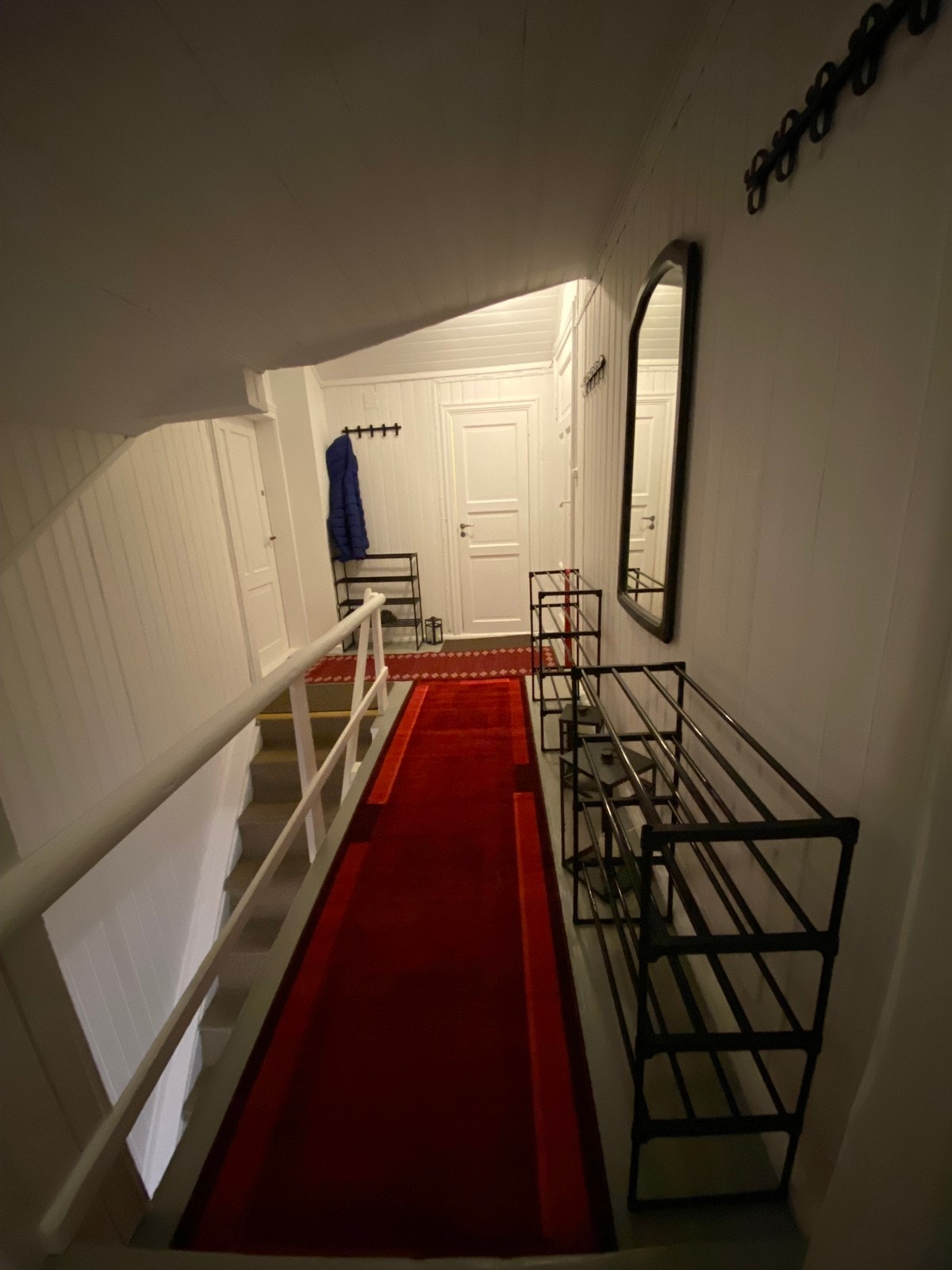 Inngangsdør til hybel til venstre Galleribilde