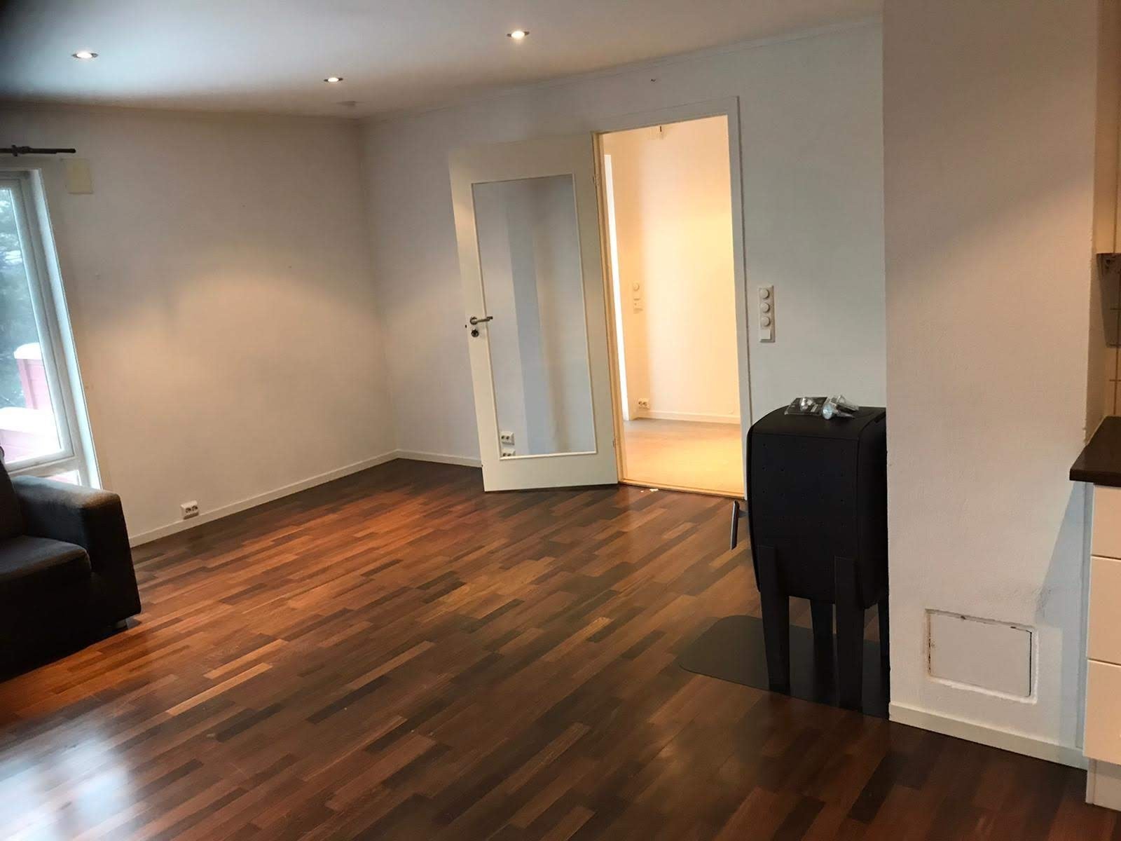 Stue med ved ovn Galleribilde