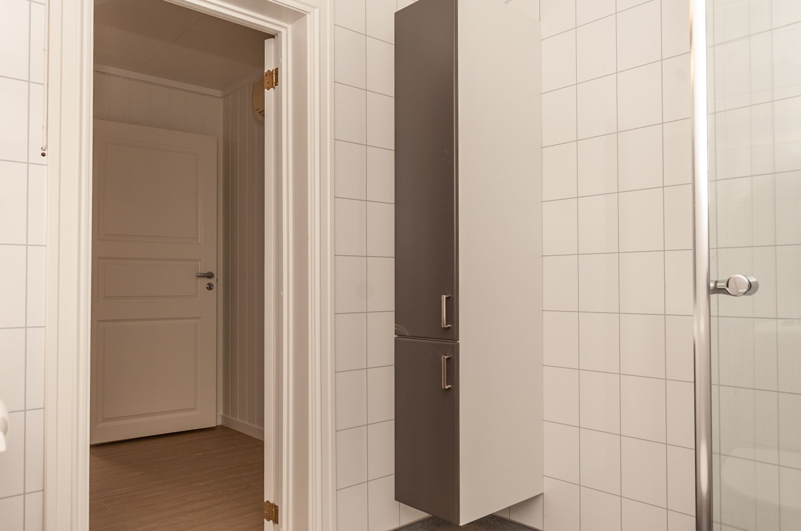 Skap for oppbevaring på bad (1. etg) Galleribilde