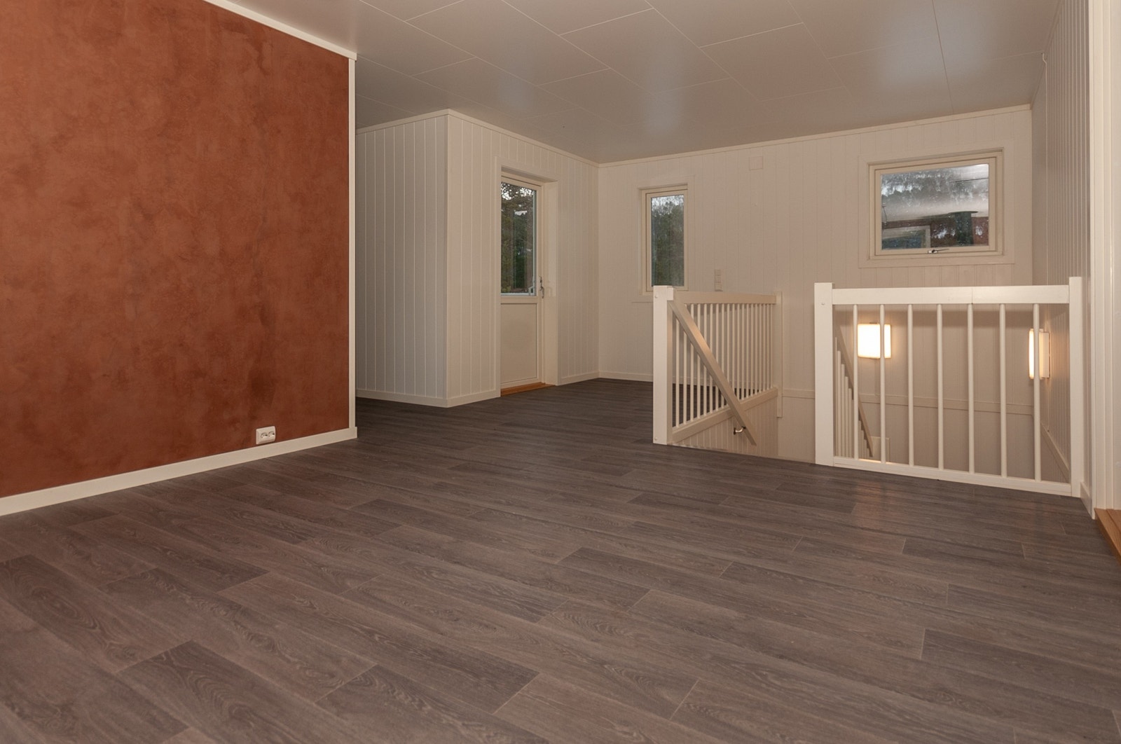 Gang mot øst med passasje til soverom og bad (2. etg) Galleribilde