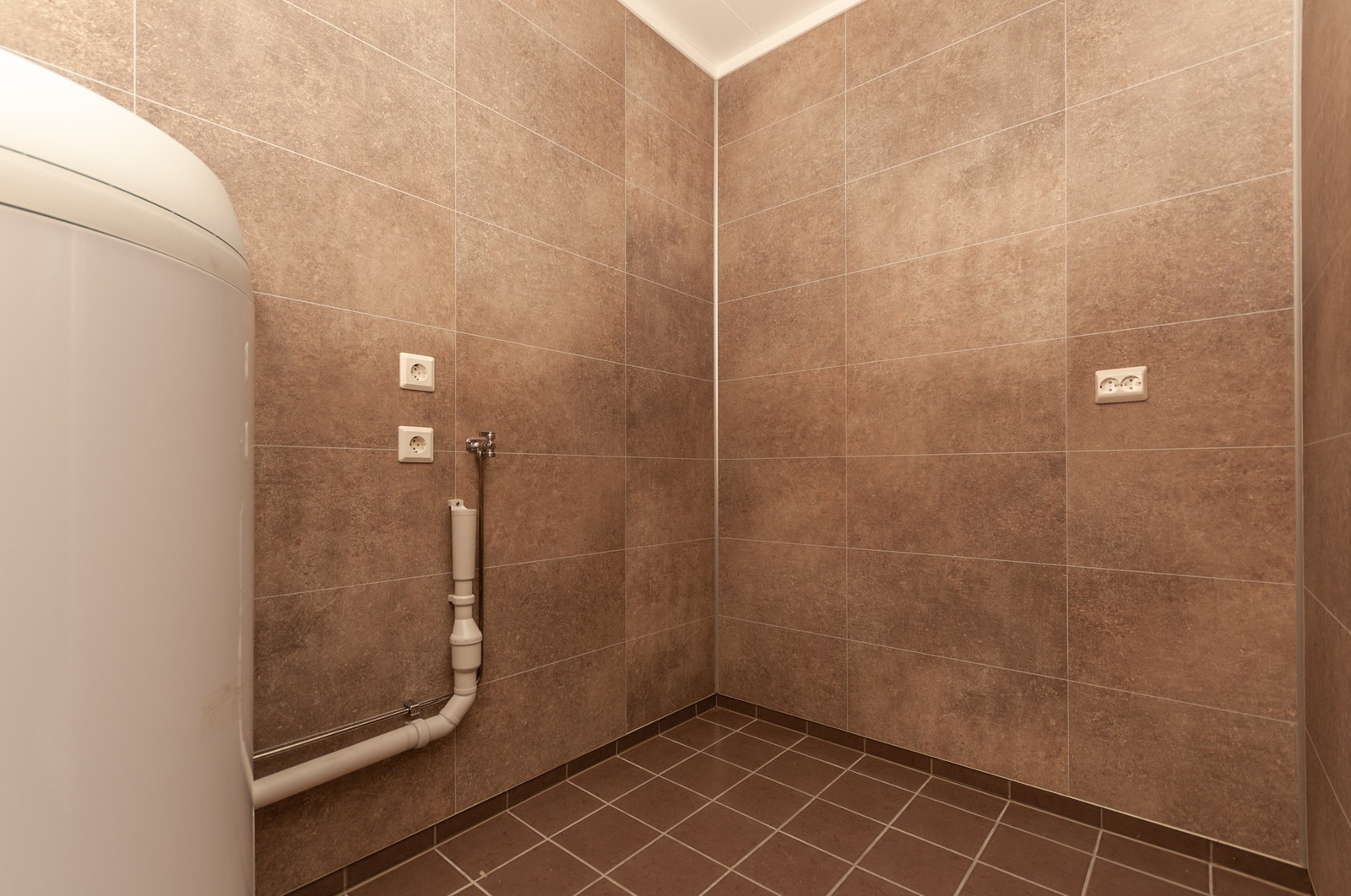 Vaskenisje for vaskemaskin og tørketrommel på bad (2. etg) Galleribilde