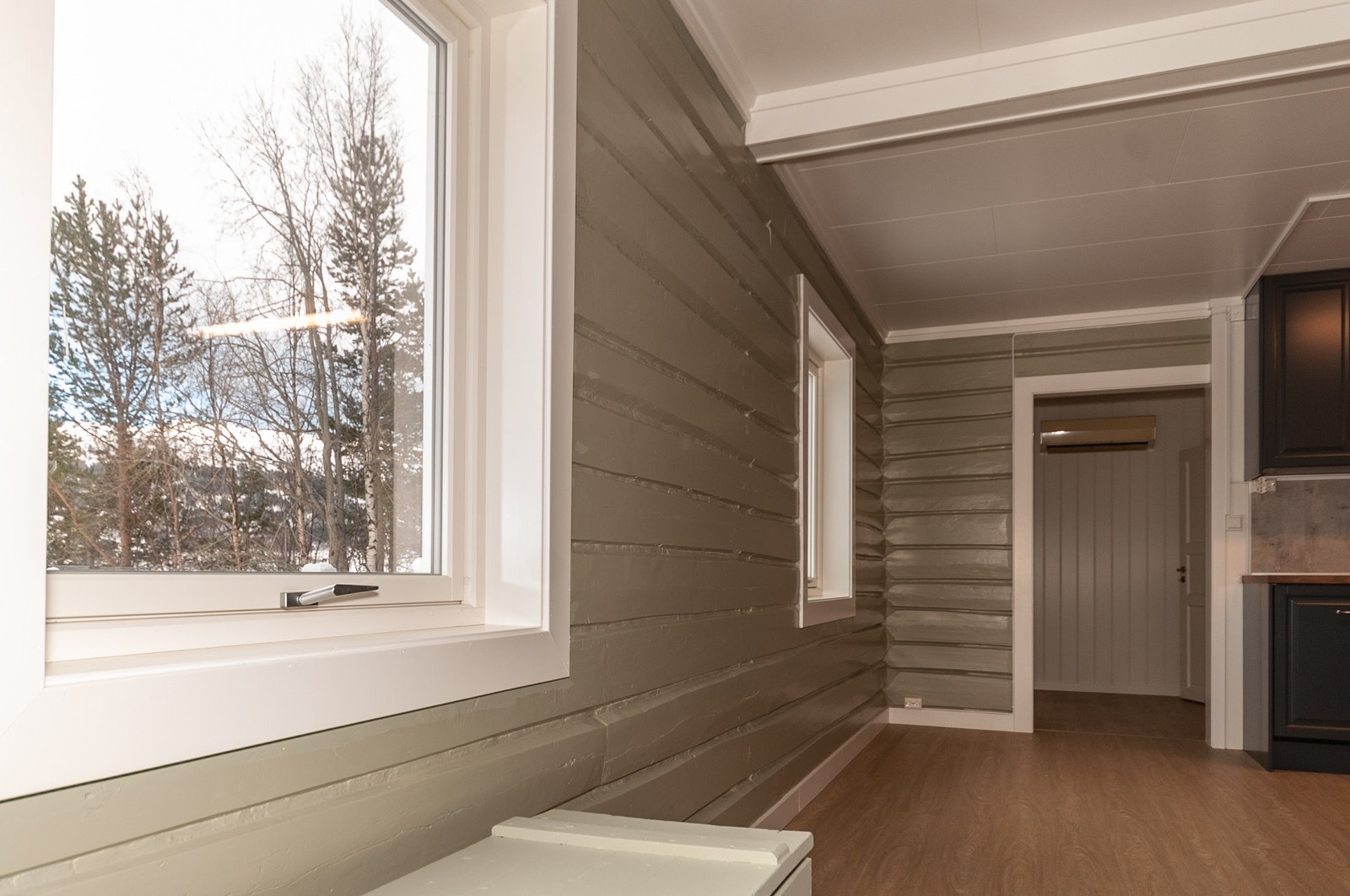 Fra stue mot kjøkken/gang (1. etg) Galleribilde