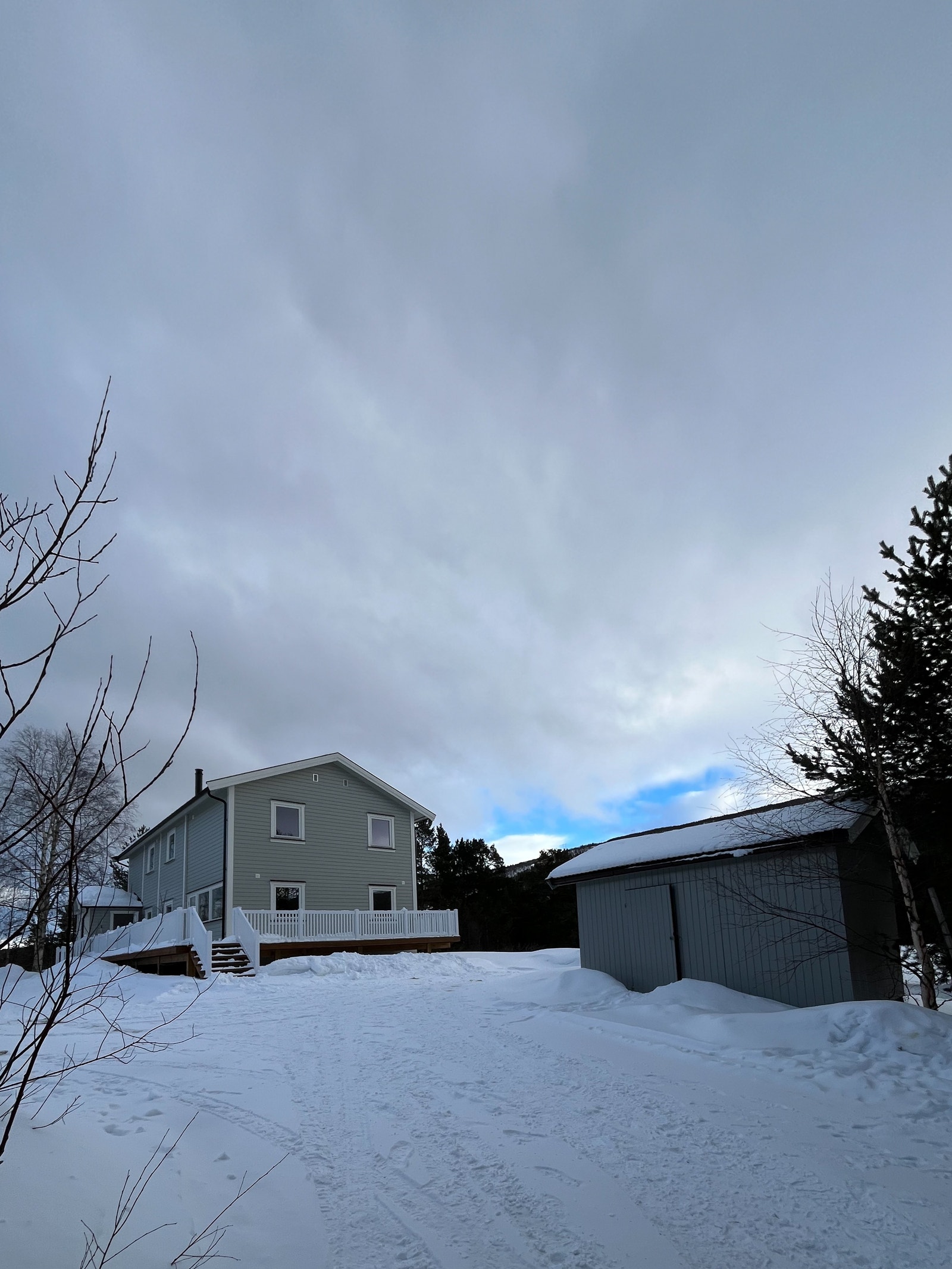 Fasade mot vest (fra innkjøring) Galleribilde