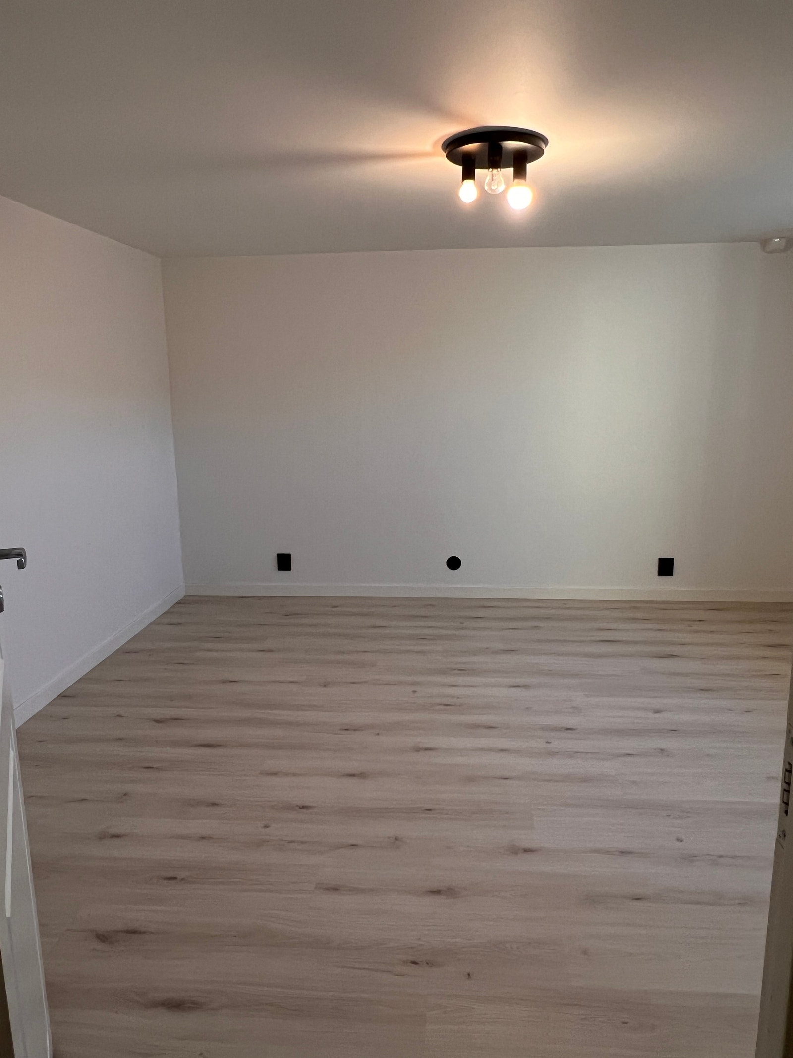 Soverom med åpent vindu Galleribilde