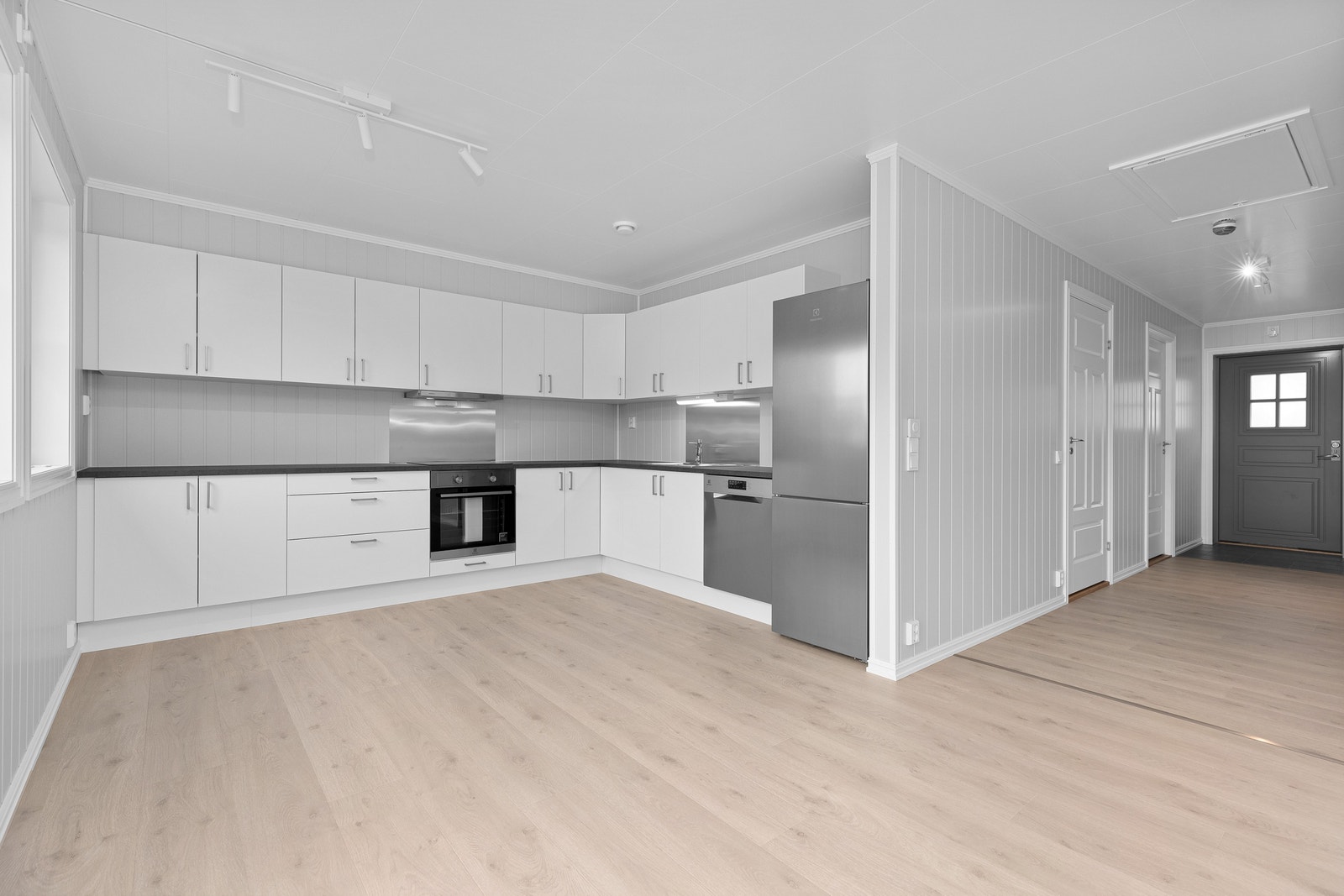 Kjøkken og gang 4-roms leilighet Galleribilde