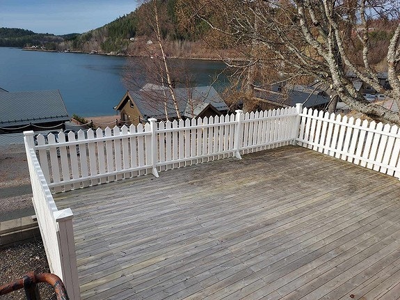 Terrasse mot sjøen Galleribilde