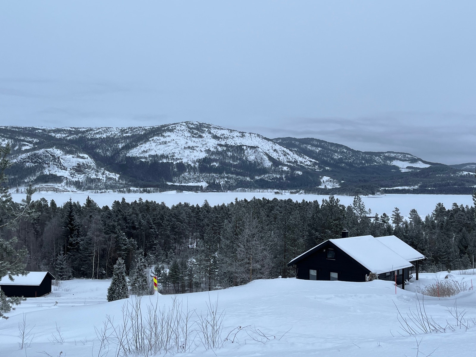 Utsiktbilde fra en av tomtene vinterstid Galleribilde