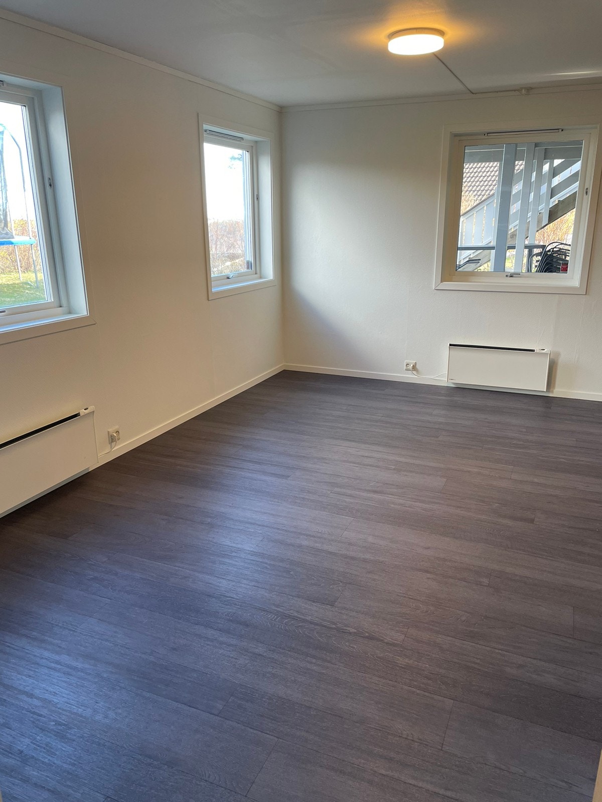 Stue sett fra gangen Galleribilde