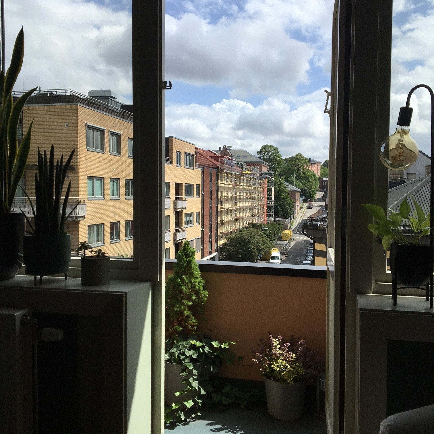 Balkong fra stue. Galleribilde