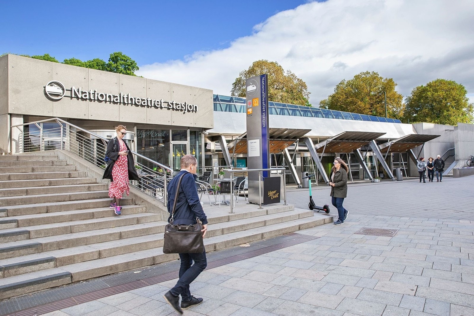Nationalteatret station - main communication hub 300 meters from the apartment Galleribilde