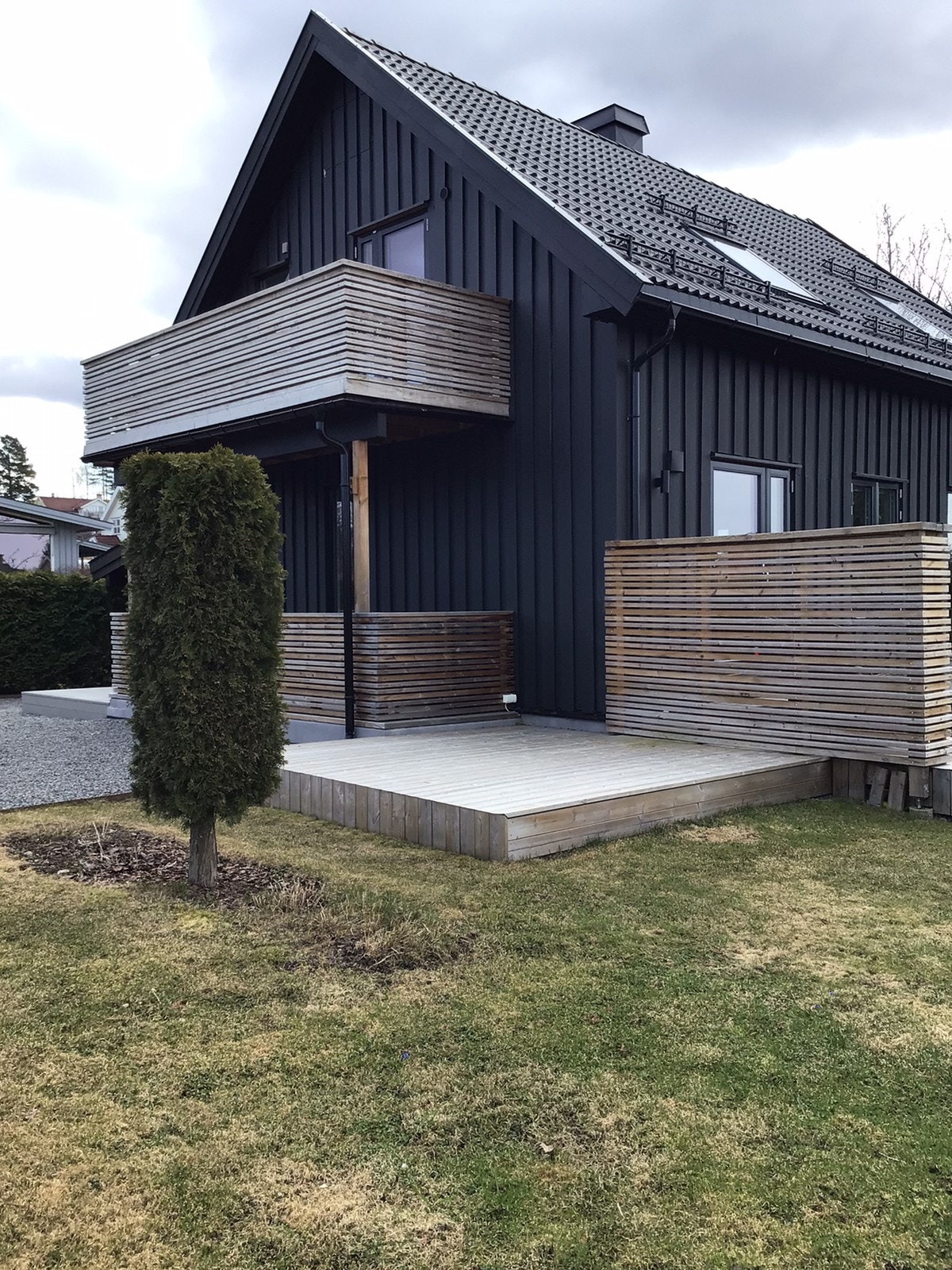 Eget uteområde med platting Galleribilde