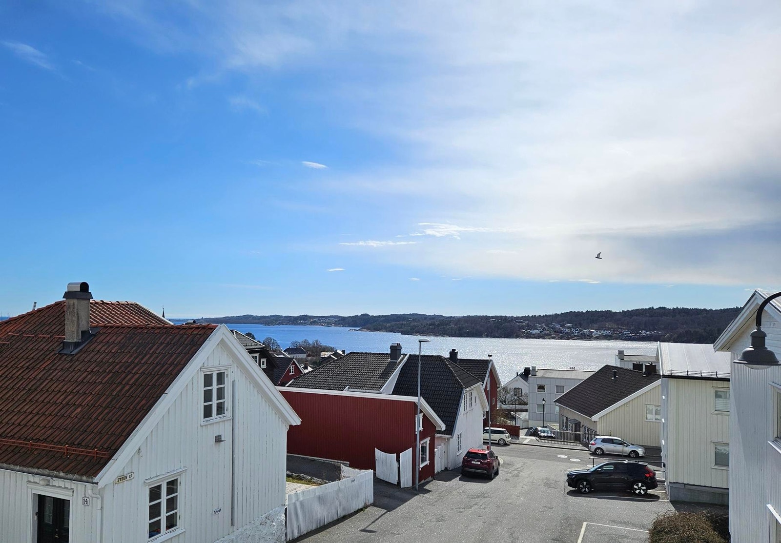 Utsikt mot Larviksfjorden og Stavern Galleribilde