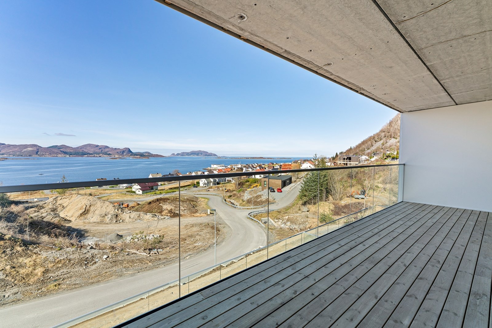 Overbygd og skjerma terrasse i 2.etg. Galleribilde