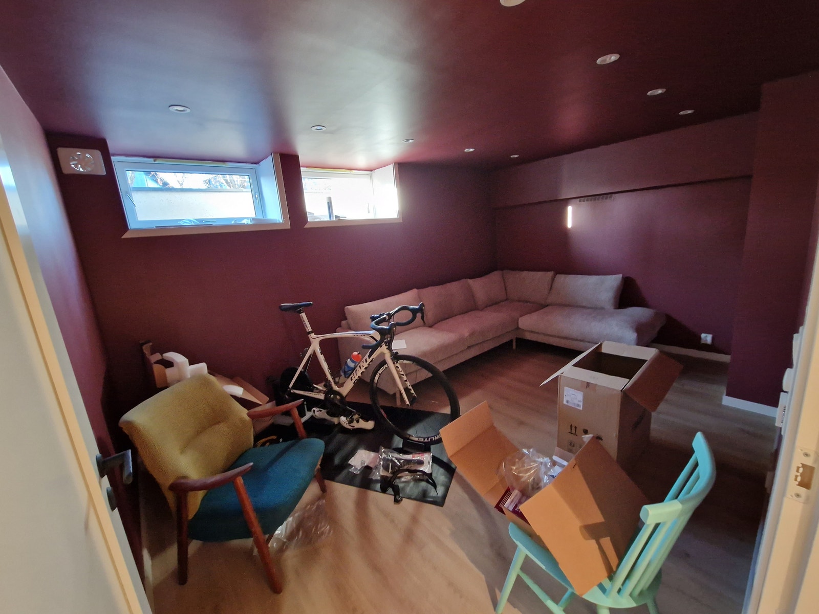 Kjellerstue. Galleribilde