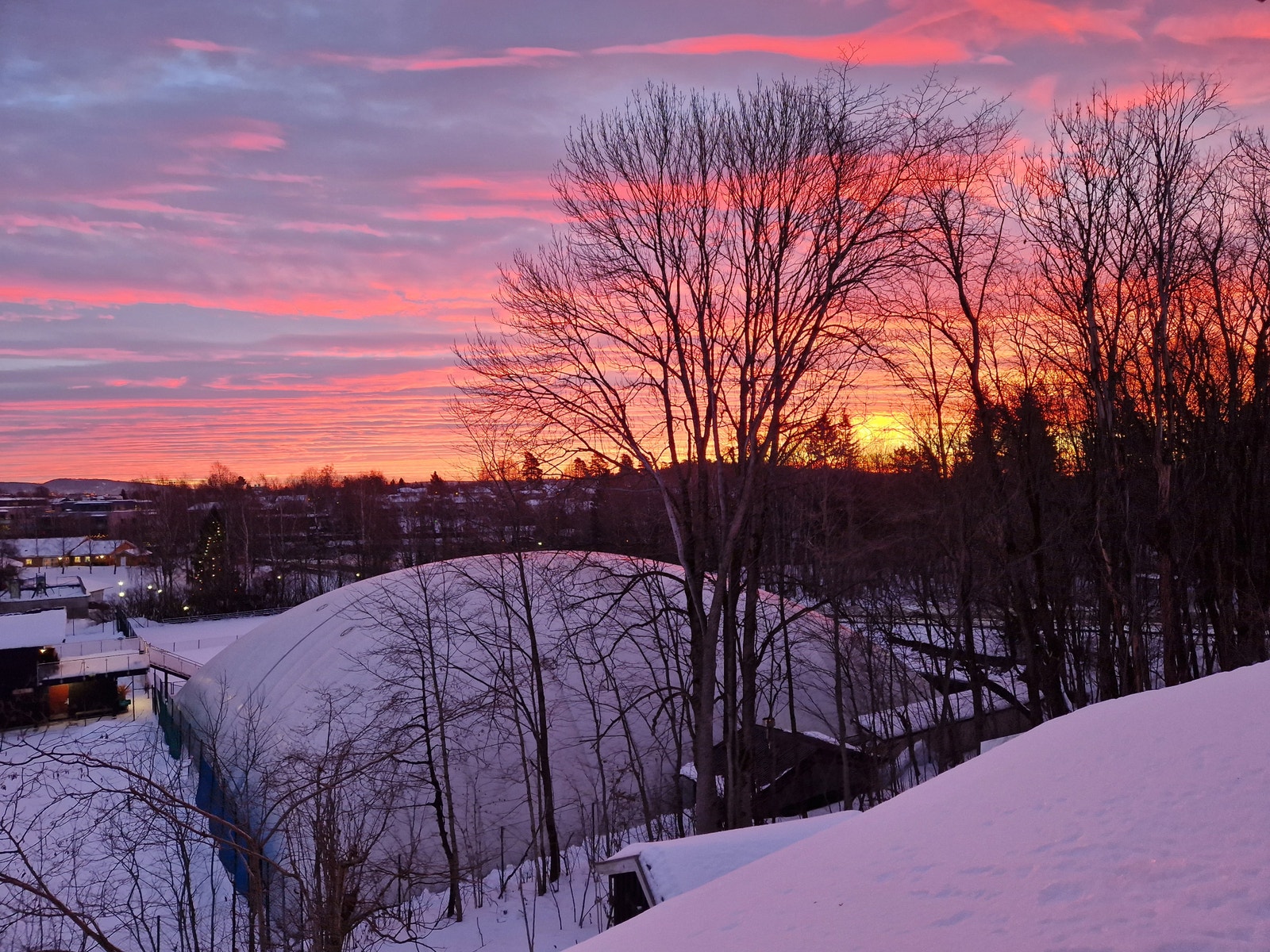 Utsyn fra kjøkkenet en morgen i januar. Galleribilde