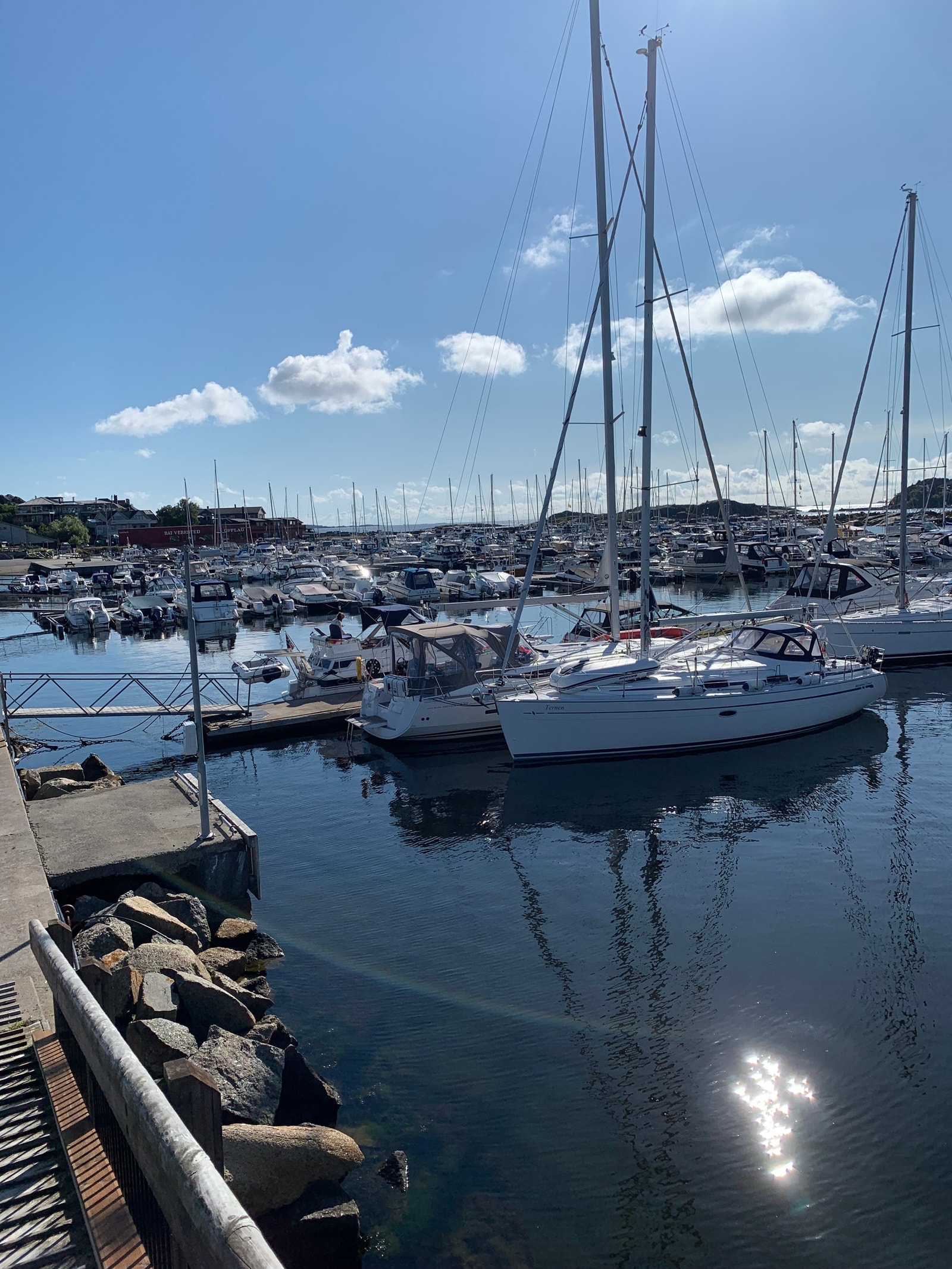 Fastboende i Stavern prioriteres ift. båtplass. Galleribilde