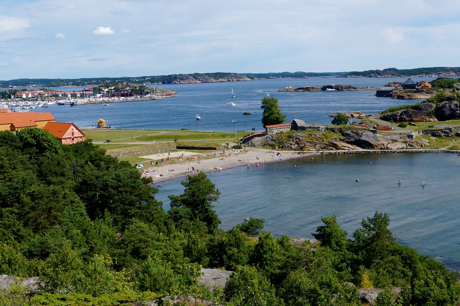 Flere flotte badestrender i umiddelbar nærhet. Galleribilde