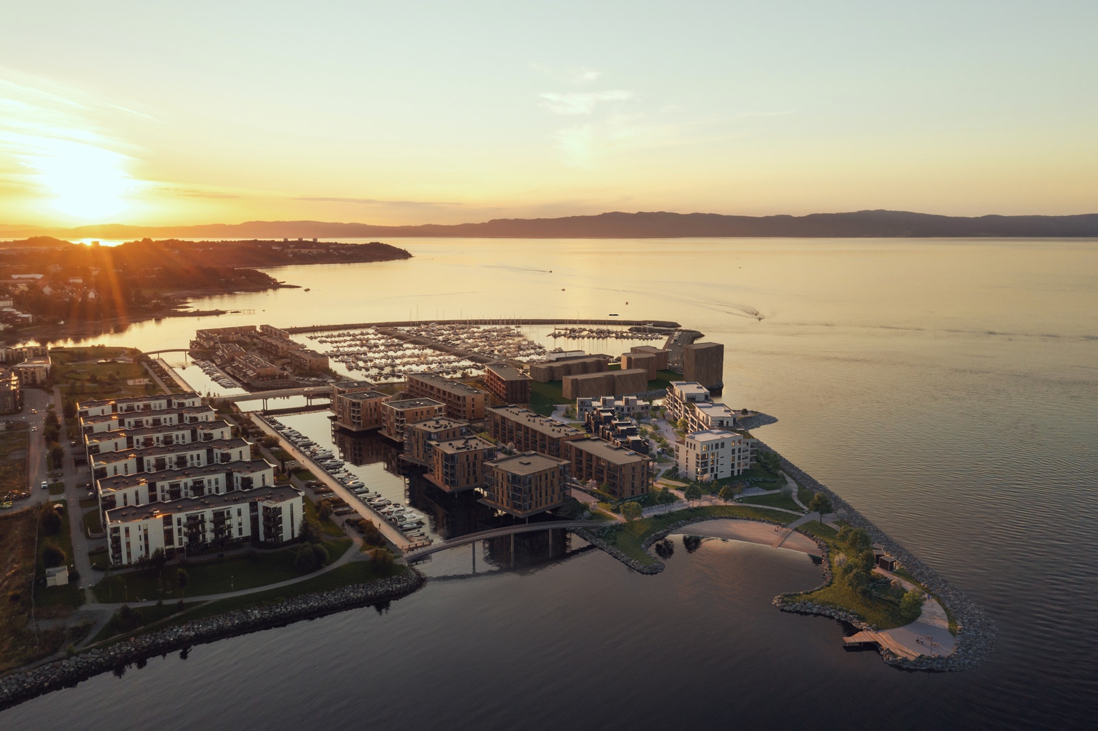 Nå har du muligheten til å bo ytterst på Fullriggerøya! Bildet er en 3D illustrasjon og kan inneha elementer/løsninger som ikke er standardleveranse. Endringer vil forekomme. Galleribilde