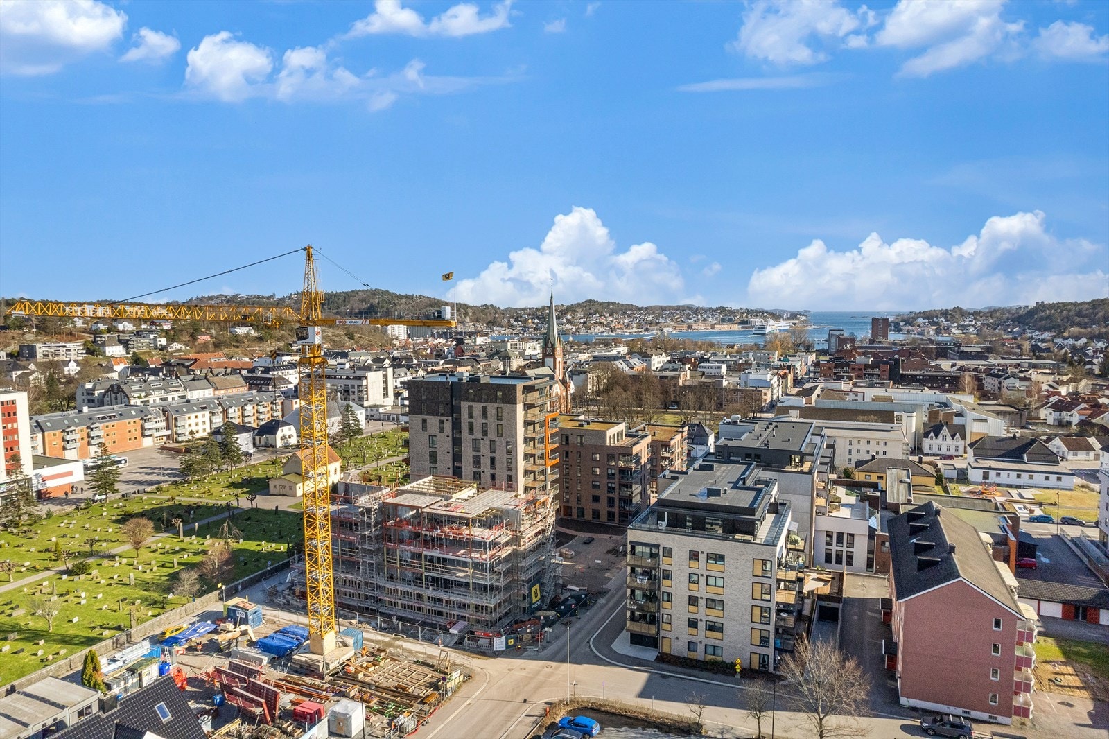 Leiligheten ligger totalt usjenert på toppen av bygget med en fantastisk utsikt. Galleribilde