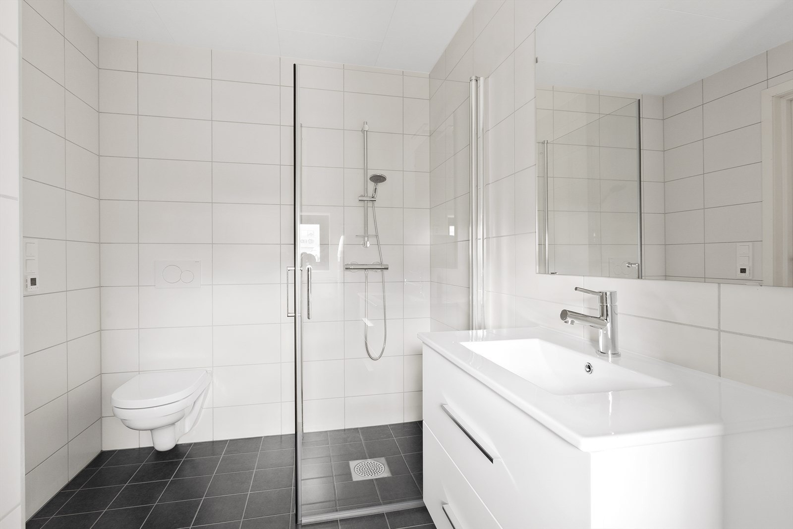 Flislagt bad i 1. etg. Bolig nr. 46. Galleribilde