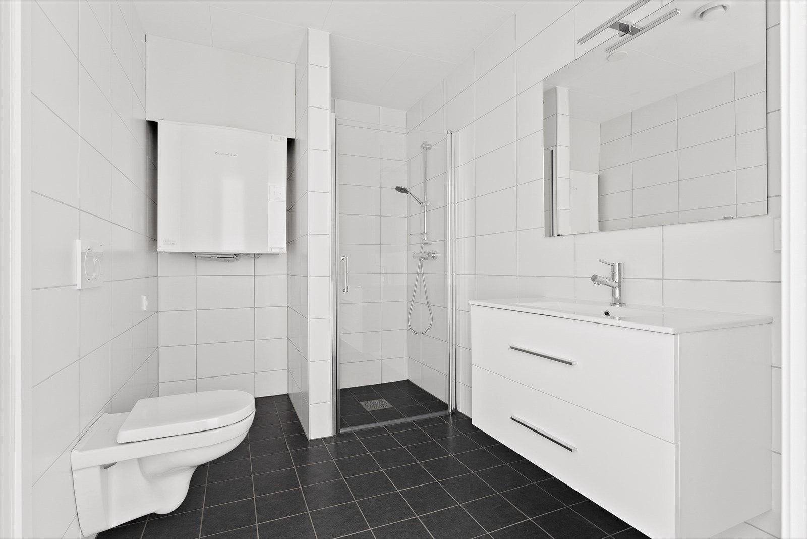 Flislagt bad i 2. etg. Bolig nr. 46. Galleribilde