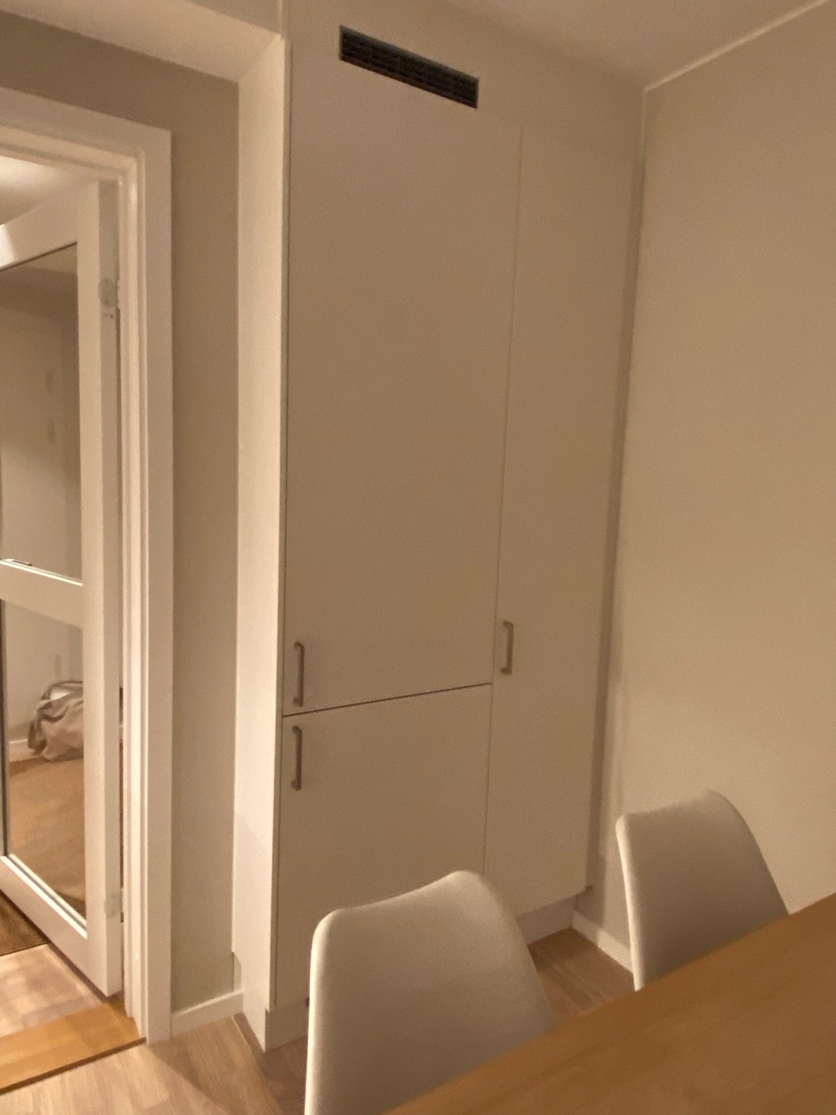 Dør til gang og kombiskap med høyskap Galleribilde